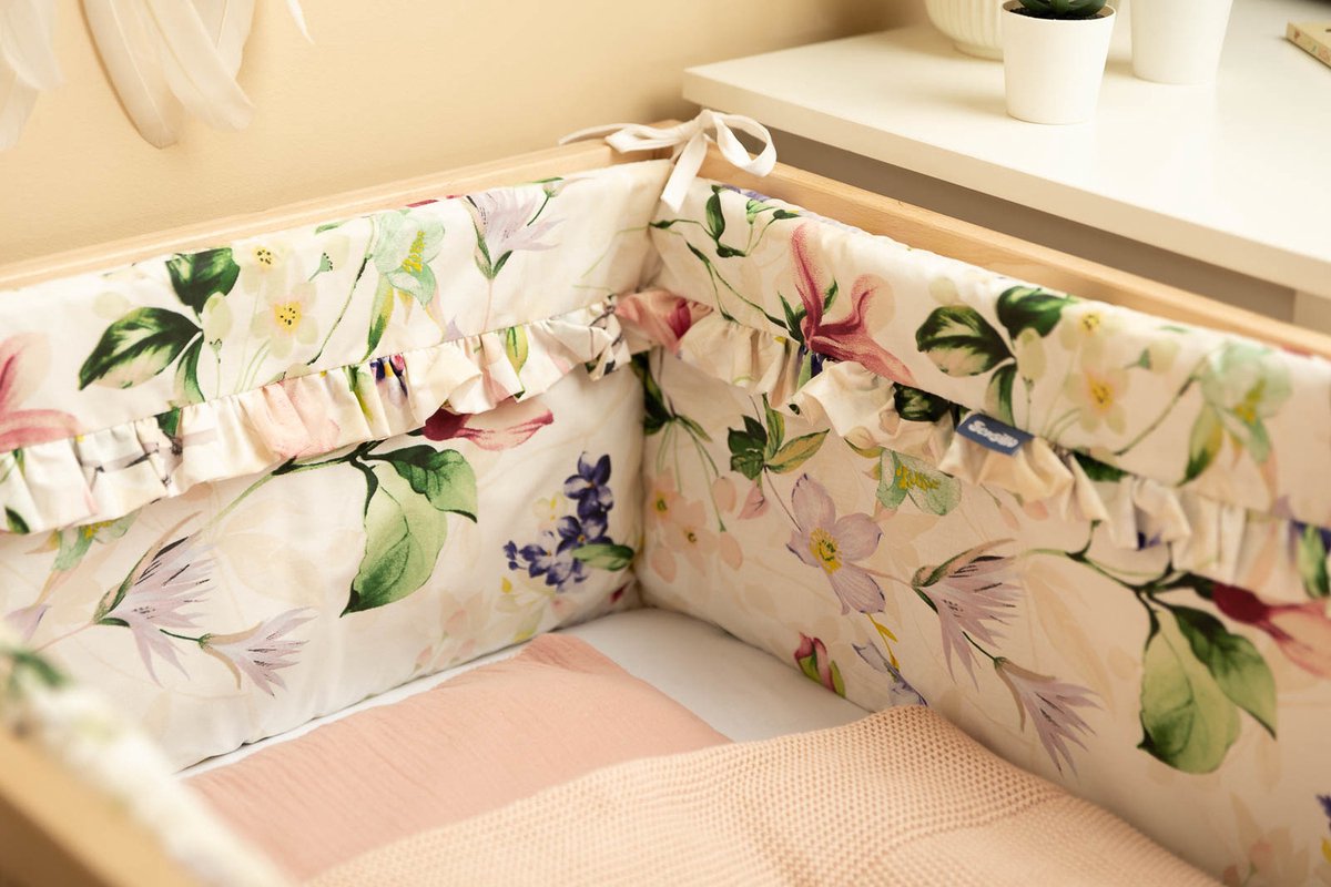 Sensillo Baby Bedbumper - Bedomrander - Anti stootrand Ledikant - Bed Zijbeschermers - 180x30cm - Wit Magnolia met Roezels