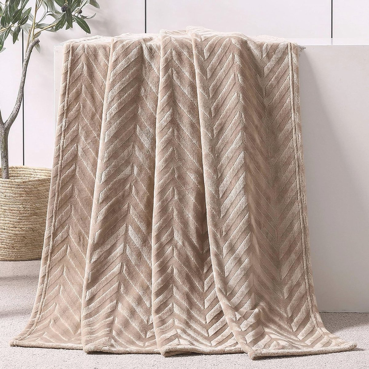 Knuffeldeken met Chevron Patroon - 150 x 200 cm - Warme en Zachte Flanellen Dekens in Beige