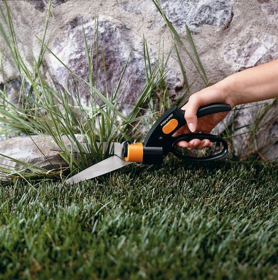 Fiskars Grasschaar - Servo-System GS42 - Graskantenschaar 360 graden Snoeihoek van Fiskars — afbeelding 4