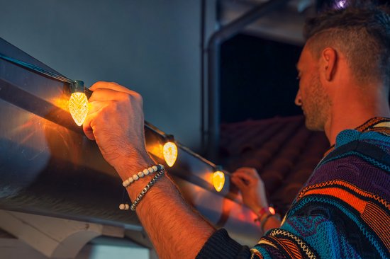 Lampes Twinkly C9 - Contrôlées par application - Guirlande lumineuse LED avec 80 LED RVB (16 millions de couleurs) - 24,4 m - Câble vert - Éclairage extérieur intelligent