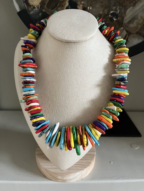 Ketting - howliet edelsteen - kralenketting - necklace - handmade - handgemaakt - handmade - uniek - sierraad - halssierraad