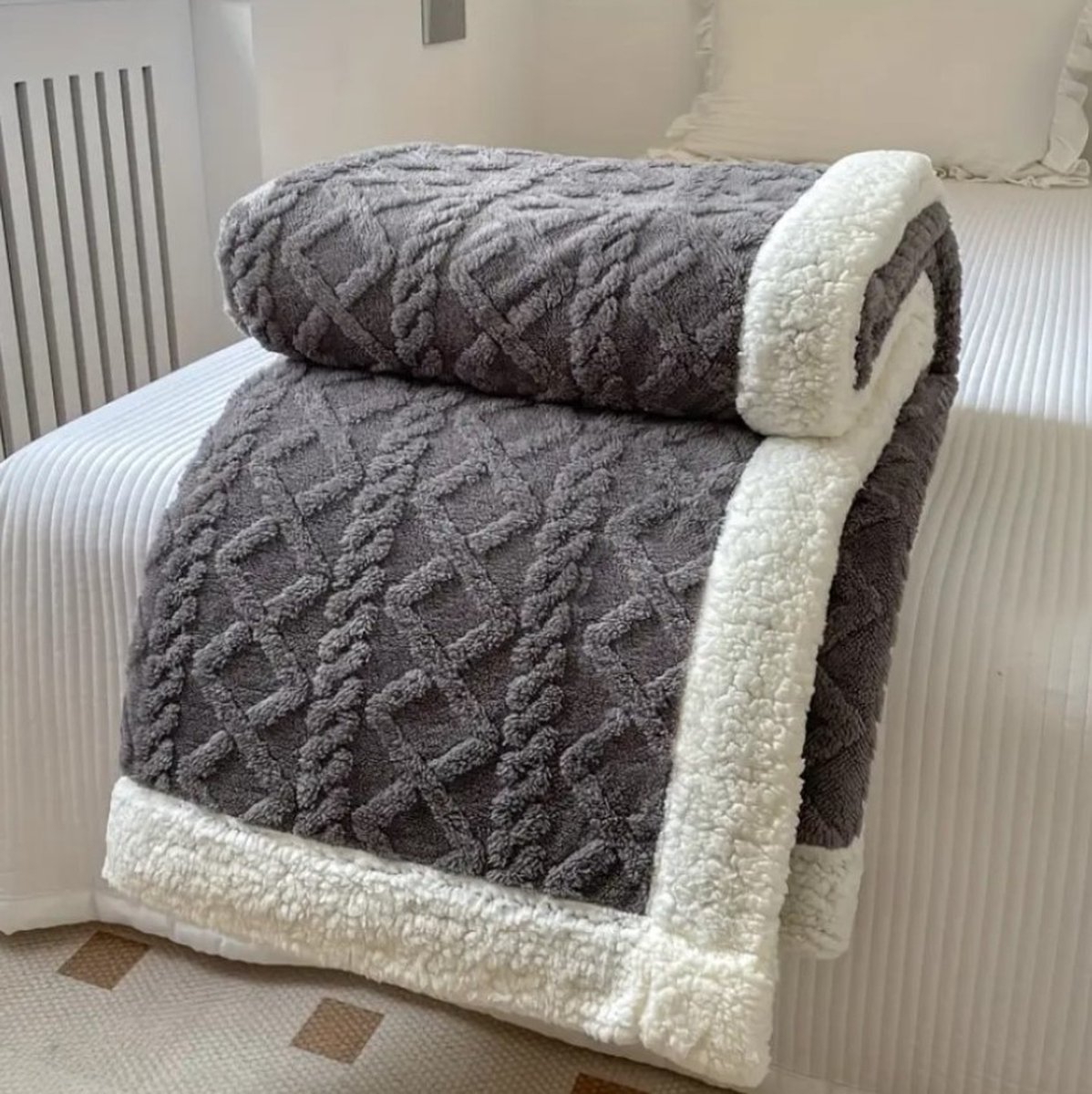 Dutchers® Plaid - Blanket - Dekbed - Fleece Deken - Heerlijk warm voor op de bank of in bed - Cosy - Winter Herfst - 150x200CM - Donkergrijs
