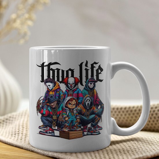 Foto: Thuglife horror karakter koffiemok met spreuk koffie mok grappige cadeaus cadeau voor vriend kado horror liefhebber halloween mok cadeautje voor haar mokken en bekers verjaardag cadeau koffiekopjes urban cadeau theemok