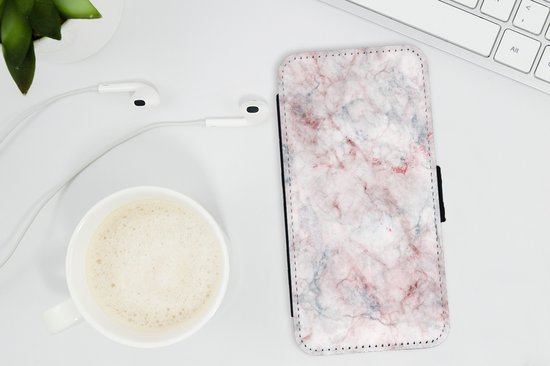 Telefoonhoesje Geschikt voor iPhone 13 telefoonhoesje - Marmer printen - Rood - Natuursteen - Met vakjes - Wallet case met magneetsluiting