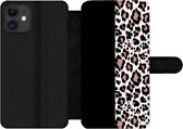 Bookcase Geschikt voor iPhone 11 telefoonhoesje - Dierenprint - Panter - Roze - Met vakjes - Wallet case met magneetsluiting