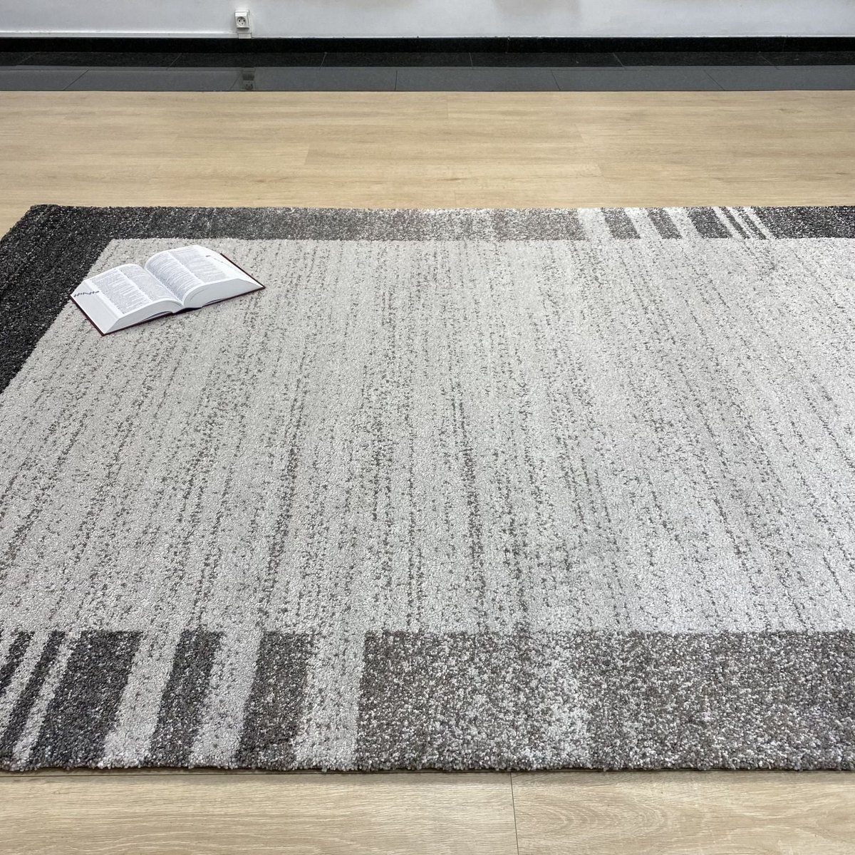 Lichtgrijs Tapijt Dik Laagpolig Vloerkleed Koho Zen Premium Feeling Kader - 80x150cm- Modern - Woonkamer - Salon - Slaapkamer - Eetkamer