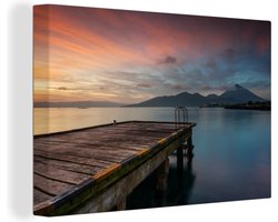 Canvas schilderij 140x90 cm - Wanddecoratie Afbeelding van een steiger dat aan het eiland Ternate ligt - Muurdecoratie woonkamer - Slaapkamer decoratie - Kamer accessoires - Schilderijen