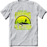 A Bad Day Fishing - Vissen T-Shirt | Groen | Grappig Verjaardag Vis Hobby Cadeau Shirt | Dames - Heren - Unisex | Tshirt Hengelsport Kleding Kado - Licht Grijs - Gemaleerd - 3XL