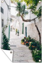 Tuinposters buiten Witte steeg in Ostuni, Italië - 60x90 cm - Tuindoek - Buitenposter