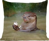 Sierkussens - Kussentjes Woonkamer - 50x50 cm - Otter met voedsel in het water