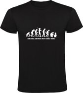 Something, somewhere went terribly wrong | Heren T-shirt | Zwart | Er ging ergens iets vreselijk mis | Aap | Holbewoner | Homo Erectus | Mens | Darwin | Evolutie | Techniek | Comfo