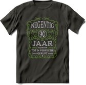 90 Jaar Legendarisch Gerijpt T-Shirt | Groen - Grijs | Grappig Verjaardag en Feest Cadeau Shirt | Dames - Heren - Unisex | Tshirt Kleding Kado | - Donker Grijs - S
