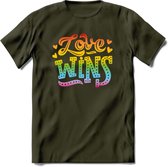 Love Wins | Pride T-Shirt | Grappig LHBTIQ+ / LGBTQ / Gay / Homo / Lesbi Cadeau Shirt | Dames - Heren - Unisex | Tshirt Kleding Kado | - Leger Groen - S