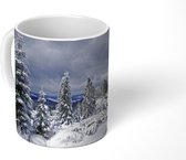 Mok - Besneeuwde bomen in het Nationaal Park Hunsrück-Hochwald - 350 ML - Beker - Uitdeelcadeautjes