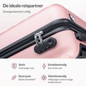 Roze koffer met zwarte rits en cijferslot. "De ideale reispartner"