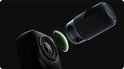 Een Insta360 action camera lens die wordt gemonteerd op de camera.