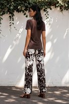 MI PIACE - Travel Broek Straight Tropical Hibiscus Print 202433 Espresso - Maat : XXL