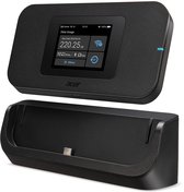 Zwarte Acer 5G mobiele router met dock. Het scherm toont 'Data Usage' 220.25 GB.