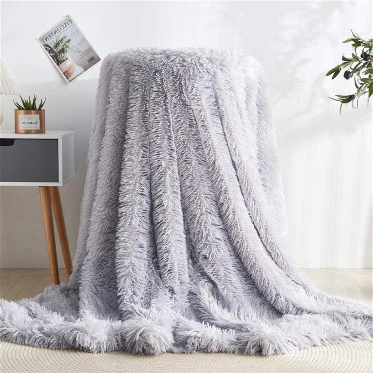 Gooi Deken - Pluche Sprei - Gezelligheid Thuis - Zacht Imitatiebont - 50x70cm - Grijs