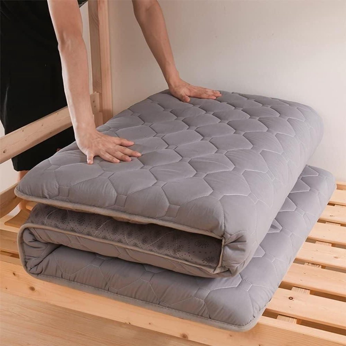 Japanse futonmatras - Vloermat slaapmat - Ruimtebesparend slapen - Antislip hoekbanden - 100 x 200 cm - Grijs