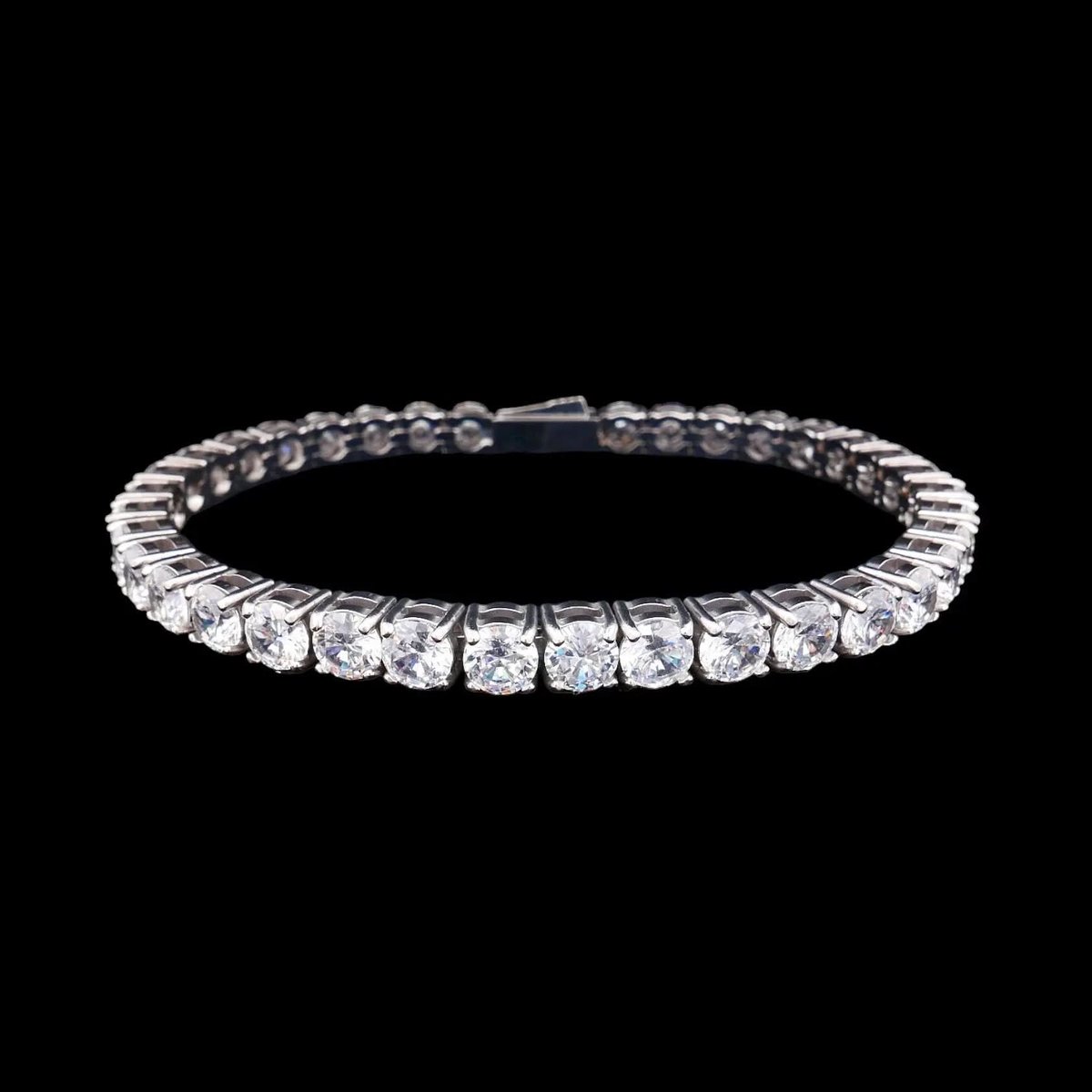 Victoria Valenza Zilverkleurige RVS Tennisarmband met 5 mm Zirkonia Stenen 20,5 cm - Armband - RVS - Zilverkleurig - Tennisarmband - Zirkonia