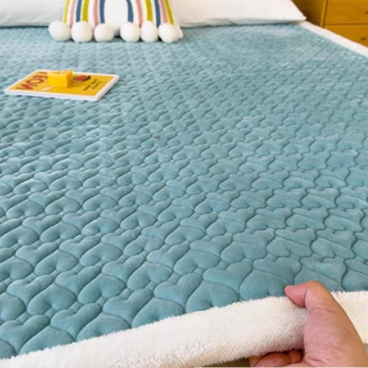 Matrasdeken - Warm Kussen - Extra Warmte - Pluizig Zacht - 200x220cm - C