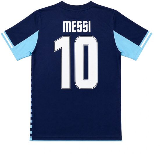 Achterkant van een donkerblauw voetbalshirt met witte 'MESSI 10' opdruk. Lichtblauwe inzetten op de schouders.
