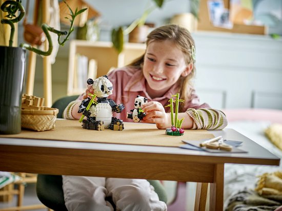 LEGO Creator Panda Family 31165 (4/7)