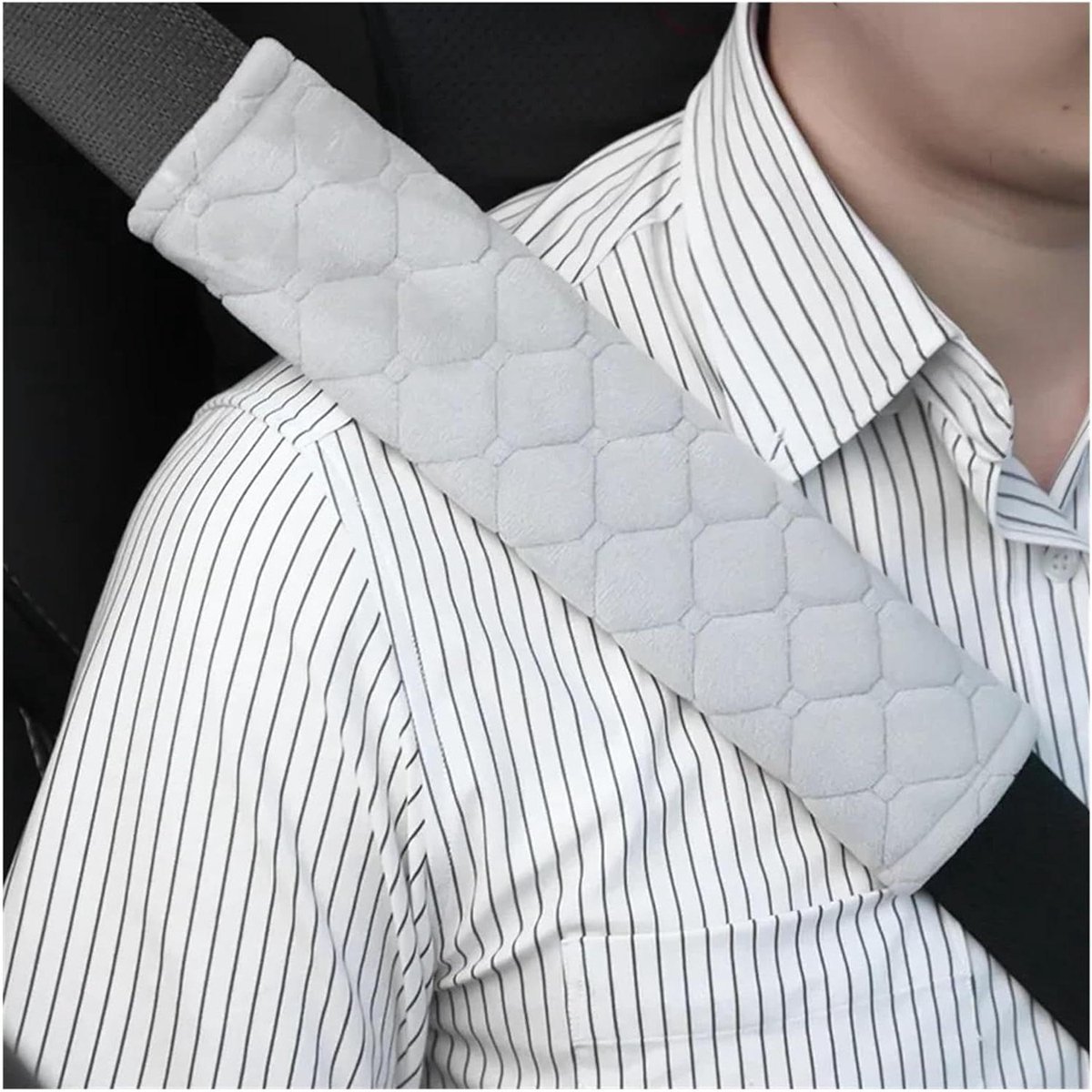 Gordelkussen Auto - Schouderbeschermer Veiligheid - Comfortabel Rijden - Zachte Pluche Stof - 25 cm Lengte - Grijs