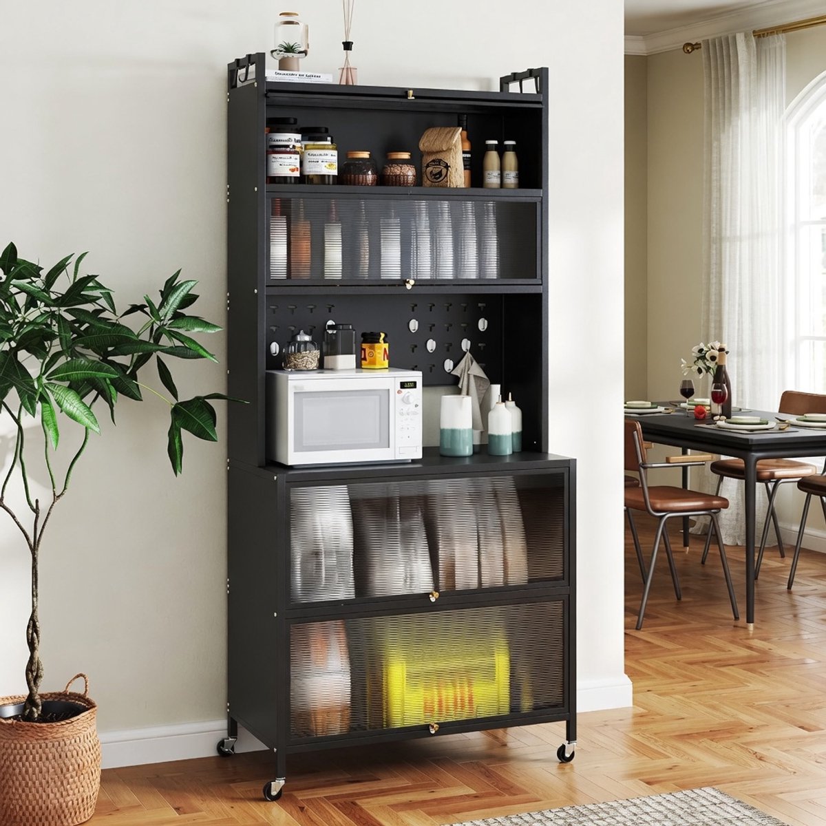Industriële Keukenkast op Wieltjes – Buffetkast met Werkblad, Magnetronkast & Opbergrek met Transparante Deuren, Gatenwand, Haken & 6 Laags Opslagsysteem – Keuken Organizer, Zwart Ganeey