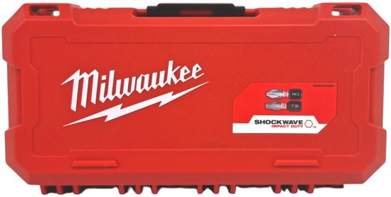 Gesloten rode Milwaukee koffer met witte Milwaukee-tekst en rode en witte SHOCKWAVE IMPACT DUTY-sticker.