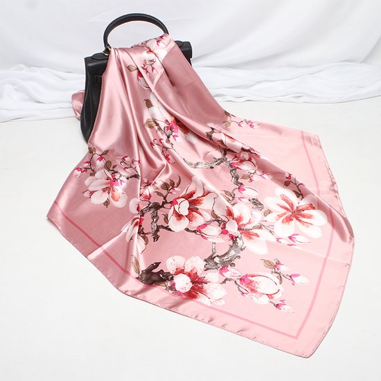Roze Satijnen Vierkante Sjaal (90x90cm) met Magnolia Bloemenprint, Imitatiezijde, Elegant als Bandana, Nek- of Hoofddoek voor Dames