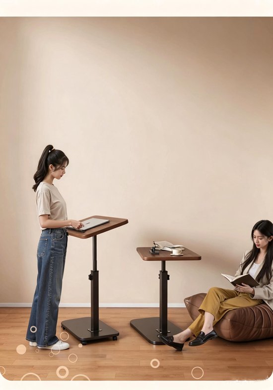Vrouwen gebruiken verstelbare bijzettafels. Eén staat met een laptop, de ander zit met een boek.