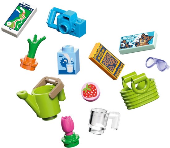 Lego Friends accessoires: smartphone, camera, plant, melkpak, ketting, bril, plantenspuit, tulp, mok en aardbei.