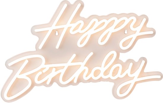 Een warmwit LED "Happy Birthday" bord op een witte achtergrond.