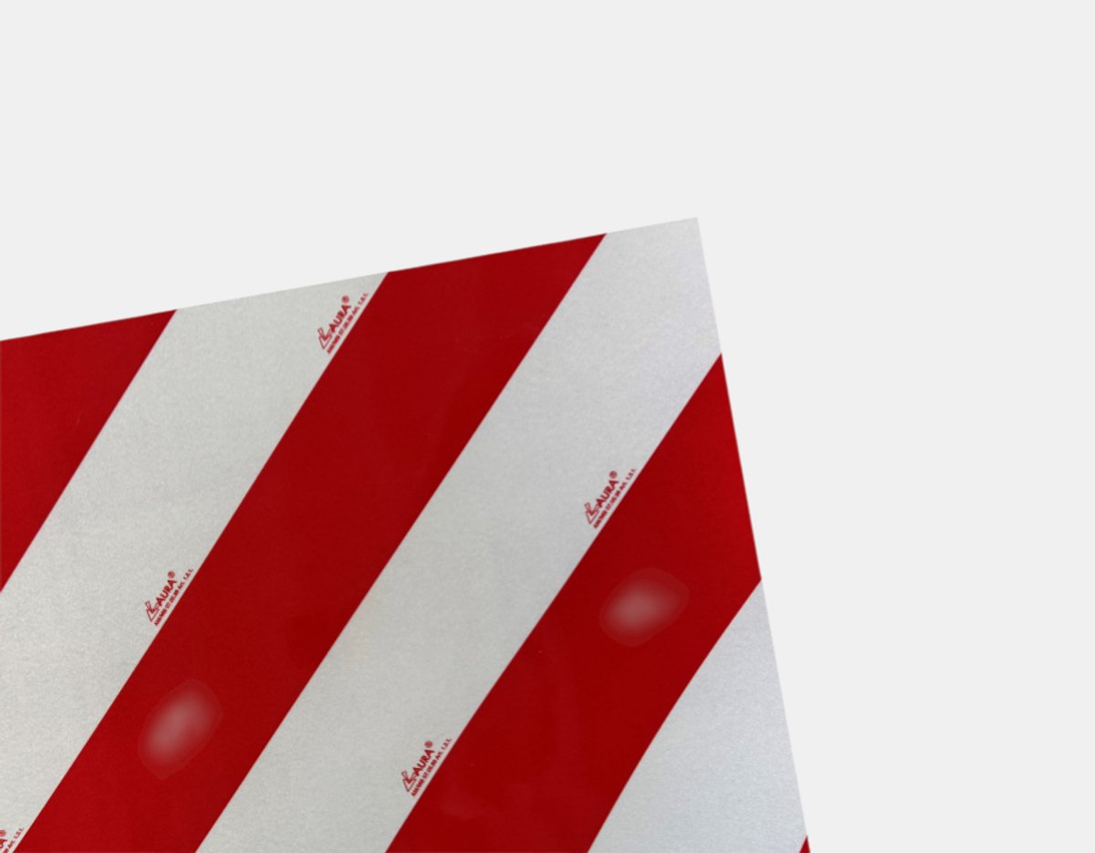 Chevron folie Rood/Wit Klasse 1 Rechtswijzend / 1240mm / 1m