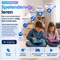 Kinderen leren en spelen op de AngelTech Kindertablet, met apps voor rekenen, tekenen en games.