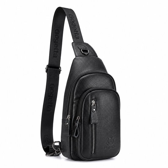 Zwarte leren crossbody tas met de merknaam GOGETTA op de band en ritsvakken.