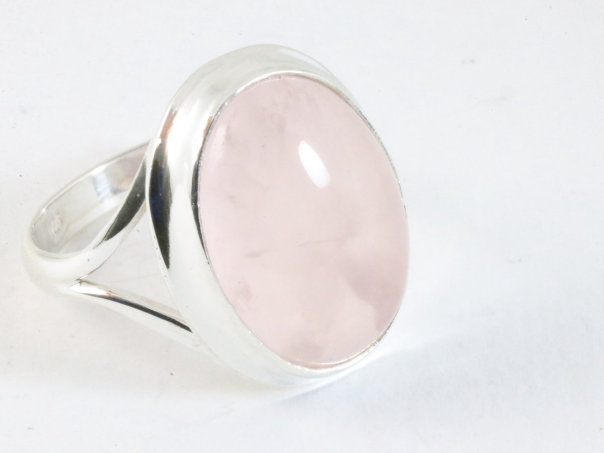 Hoogglans zilveren ring met rozenkwarts - maat 21