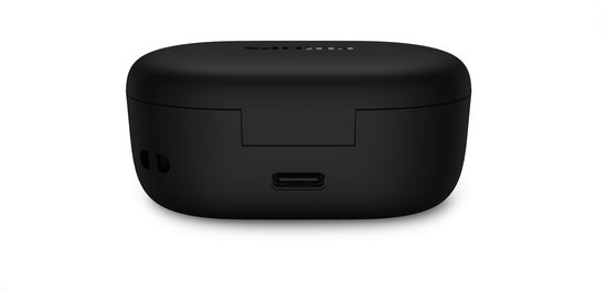 Gesloten zwarte laadcase voor Philips oordopjes met USB-C poort aan de voorkant.