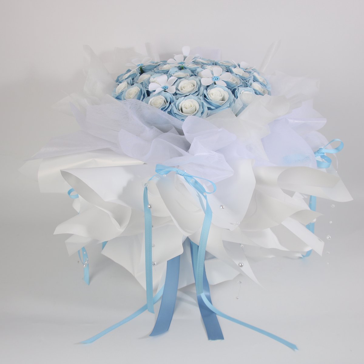 La Roselle Amsterdam Luxe Kunstrozenboeket Blauw Wit – Onderhoudsvrije Decoratie Rozen – Exclusief Cadeauboeket – Azure Serenity Kunstbloem Collection