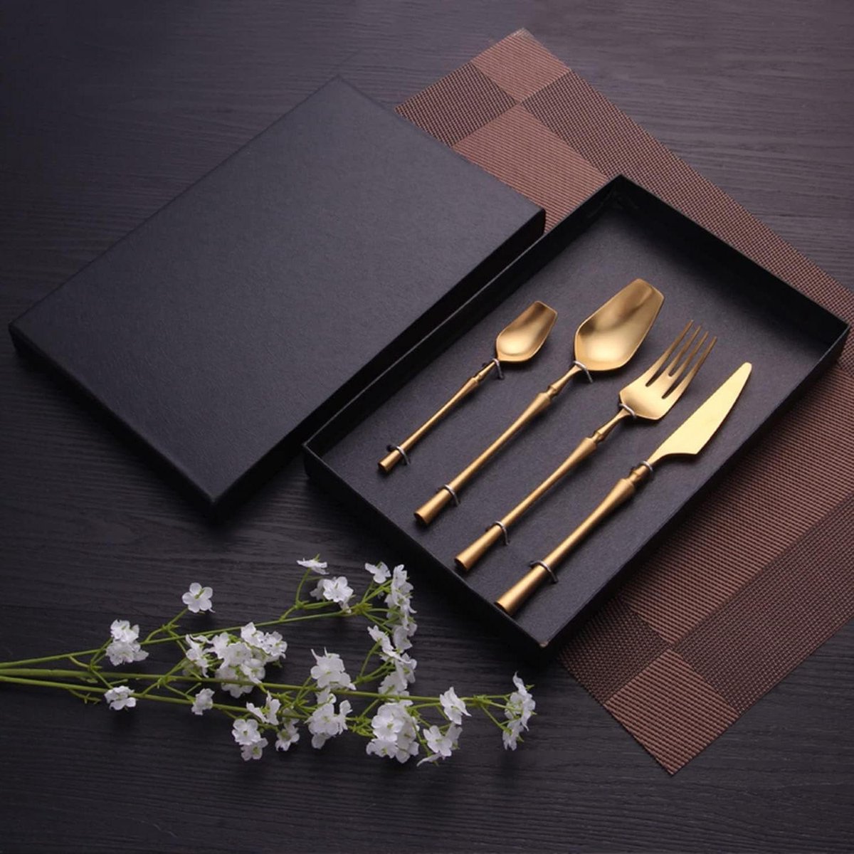 Bestekset 9 personen - Eettafel bestek - Feestelijk dineren - Vaatwasmachinebestendig - 9-delig - Zilverkleurig