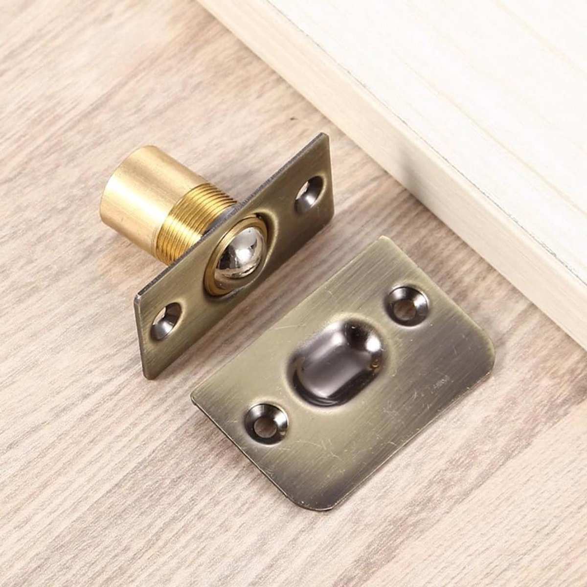 Kogelvangslot - Deursluiting Kast - Kasten Sluiten - Verstelbare Pasvorm - 10 x 7 x 5 cm - Groen Brons