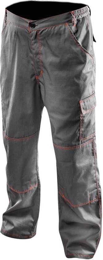 Grijze werkbroek met oranje stiksels en cargozakken, staand model.
