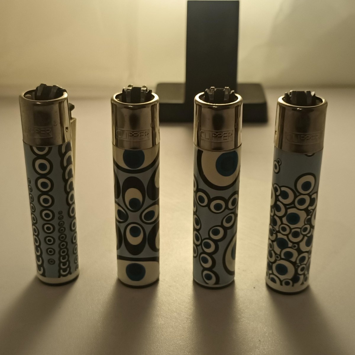 4 Clipper "Fantasy" Aanstekers - Blauw Wit - Hervulbaar - Hoog 7.5cm