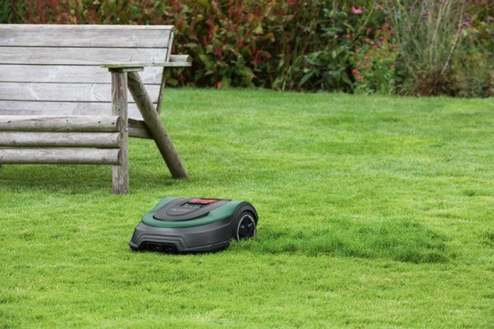 Bosch Indego M+ 700 Robotmaaier - Voor gazons tot 700 m2 - Incl. laadstation en accessoires - Connected