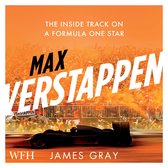 Boekomslag met een Formule 1 auto op de voorgrond, menigte op de achtergrond, tekst 'MAX VERSTAPPEN'.