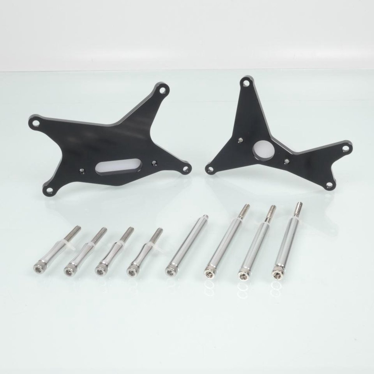Protection moteur slider pare carter Mad pour moto Yamaha 900 MT-09 2015 à 2016 Noir