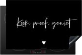 KitchenYeah® Inductie beschermer 80x52 cm - Zwart - Quote - Kook, Proef, Geniet - Kookplaataccessoires - Afdekplaat voor kookplaat - Inductiebeschermer - Inductiemat - Inductieplaat mat - Keuken decoratie