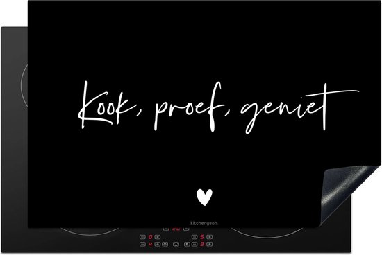 KitchenYeah® Inductie beschermer 80x52 cm - Zwart - Quote - Kook, Proef, Geniet - Kookplaataccessoires - Afdekplaat voor kookplaat - Inductiebeschermer - Inductiemat - Inductieplaat mat - Keuken decoratie